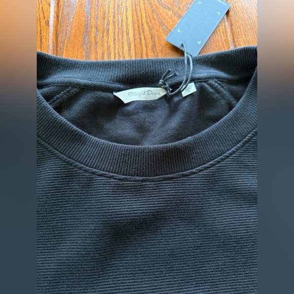 🆕 Straight Down Delia Sweatshirt - Black - Picture 5 of 8